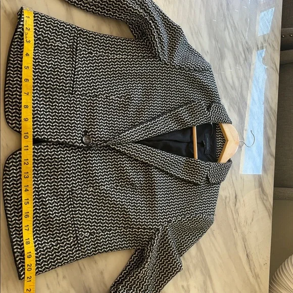 Ann Taylor Newbury Women's Blazer Women's in Geo Black & White US Size 10 - Picture 11 of 11